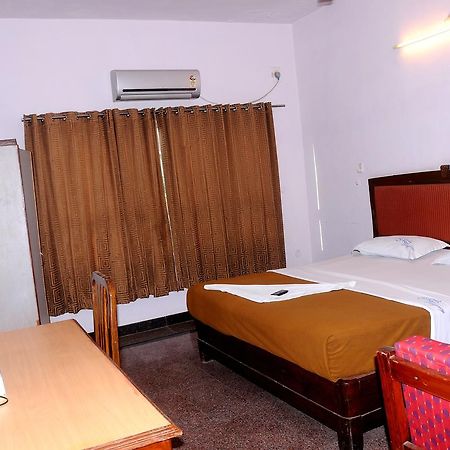 Srs Regency Hotel Anantapur Luaran gambar