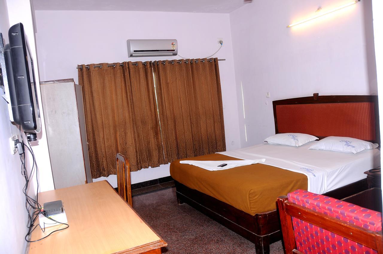 Srs Regency Hotel Anantapur Luaran gambar